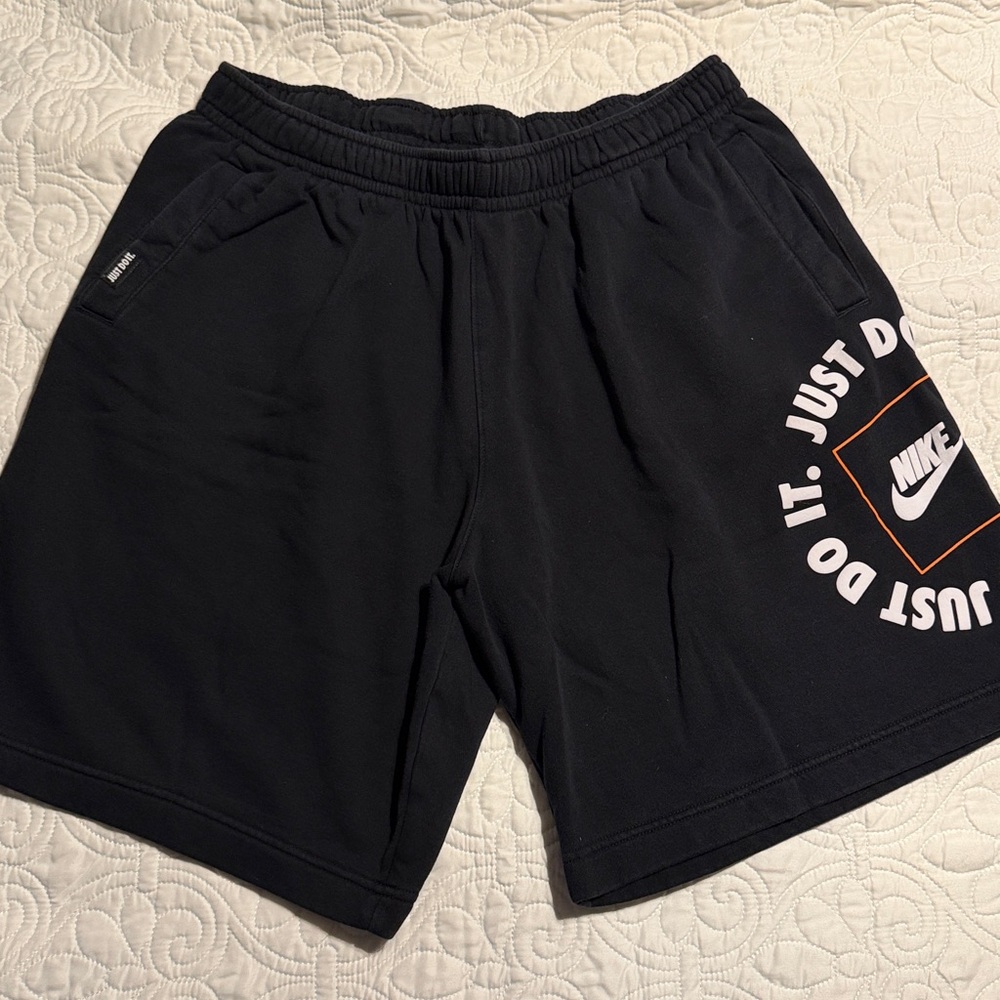 Nike Men’s Loose Fit Shorts XL – Knee Length, Cotton Blend, Pockets